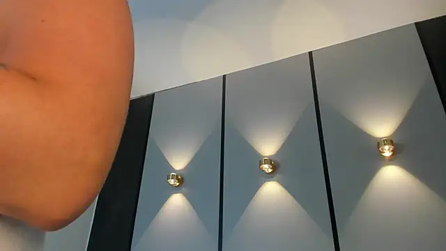 ashly_moonn live cam on StripChat