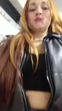 alejandra_n (Ask my age) - Full dildo in public 😈