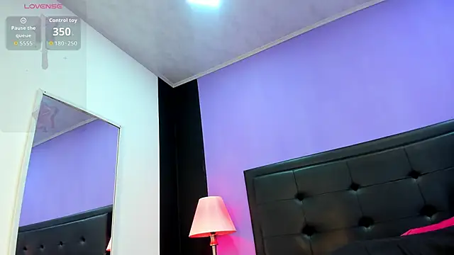 BustyGlow webcam