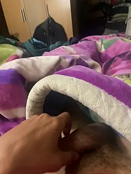iRealYFuckGood webcam