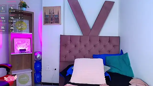 CamiilaReyes live cam on StripChat