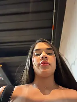 BellaLeclair webcam