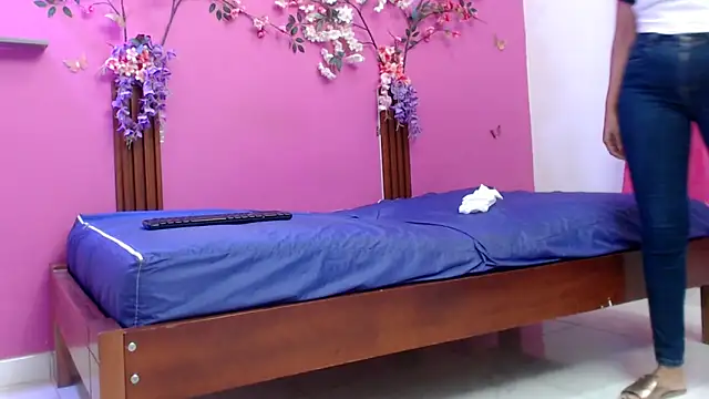 skinnybarbie022 webcam