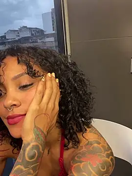 LizStorm_ webcam