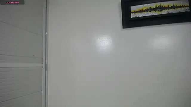 yaazhinii webcam