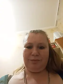 KiraStanton webcam