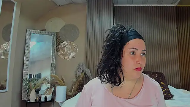 BBWLuxuryMuse webcam