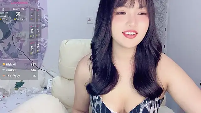 Lulu0one8 webcam