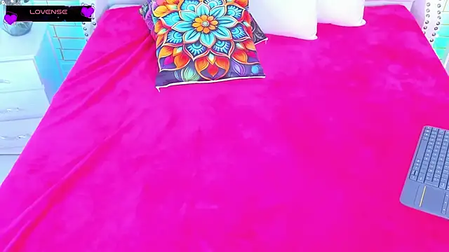 Coco_Balenciaga_ webcam