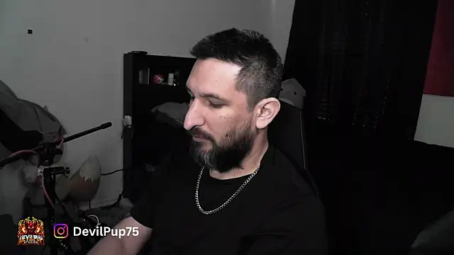 DevilPup75_ webcam