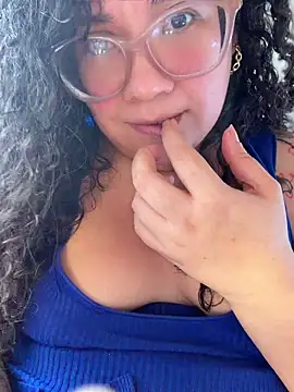 CurlyMilf_Vannexxxa webcam