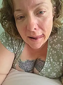 julimonroe webcam