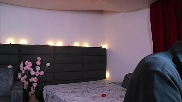 kathieandpovcock1 webcam