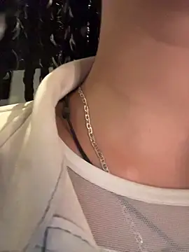 Sasha-firee live cam on StripChat