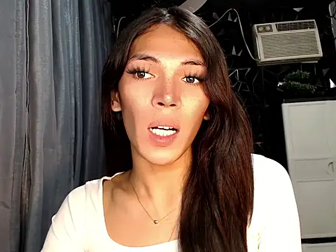 GORGEOUS_CARMEE webcam