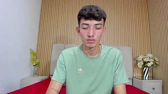 MichaelVasquex live cam on StripChat