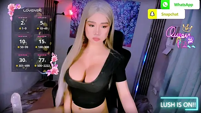 xBigSurpriseLorainex webcam