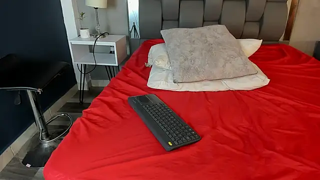 charlie___musk (M twink) - Let`s cum together!