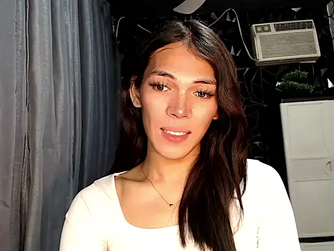 GORGEOUS_CARMEE webcam