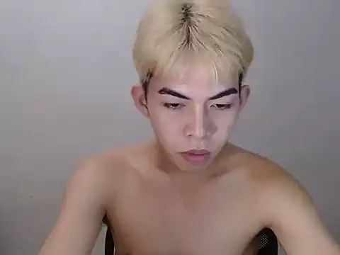 Urhotsilverboy webcam