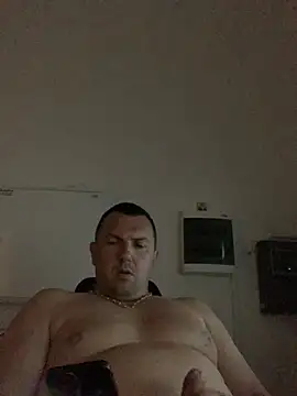 Mike8523 live cam on StripChat