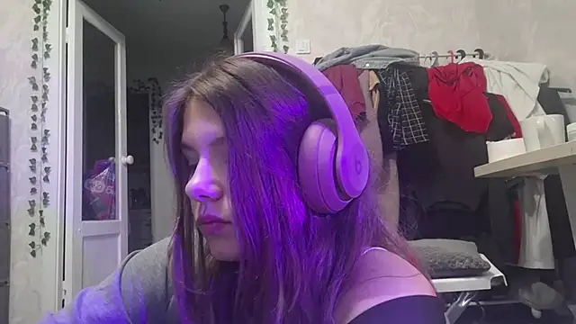 Small_joke live cam on StripChat