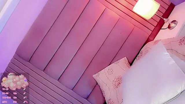 Camille_deluxe webcam