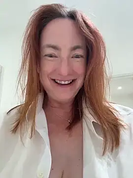 LouiseTswing webcam