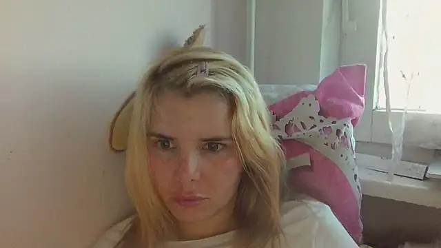 HornyElena webcam