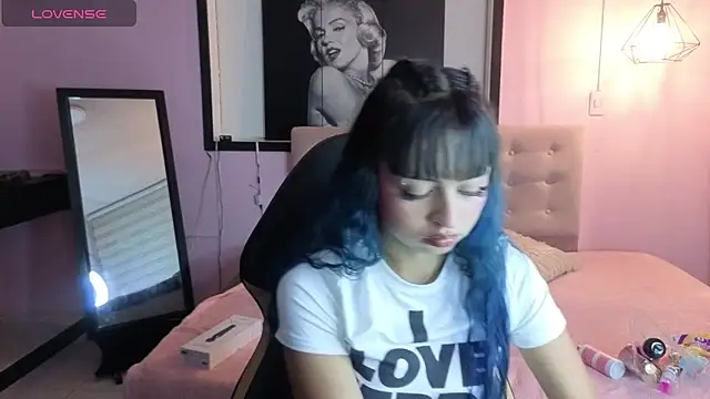 _ceeleste_cute_ live cam on StripChat
