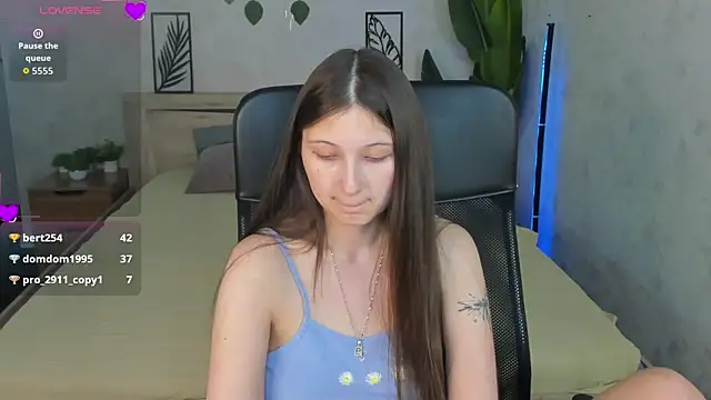 Ella_Burns live cam on StripChat