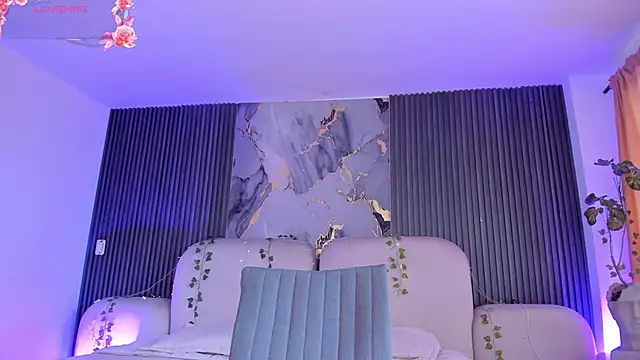 CarolineFyre webcam
