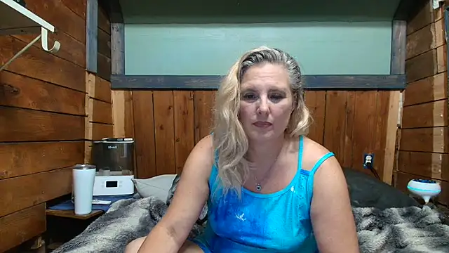 lisaxlovexxx live cam on StripChat