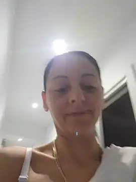 bruneta_sexy23 webcam