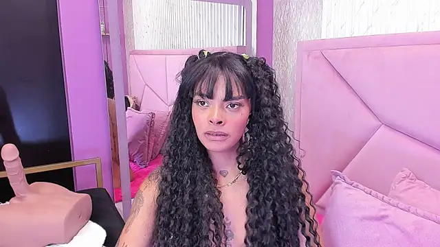 EmmaEbony_ webcam