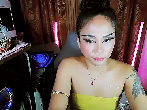 YourNikkieXxx webcam