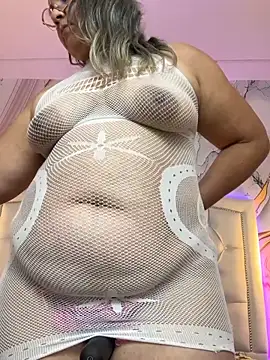 Lucy_Milf_474 webcam