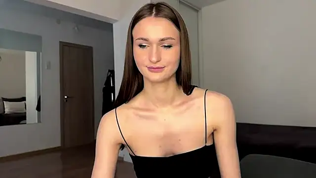 HallieHollo webcam