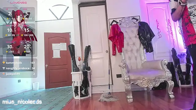 miss_nicolesds_ webcam