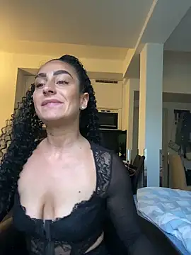 CurlyRouge webcam