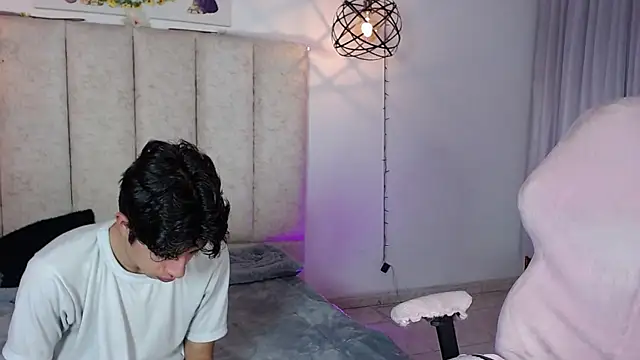 mrandmrsvixencs - Mrandmrsvixencs's free webcam - UK Sex Cams