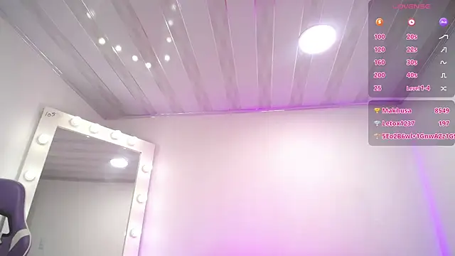 mia_gyutarouwu webcam