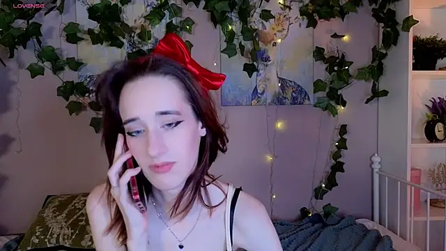 LolaWhitmore webcam