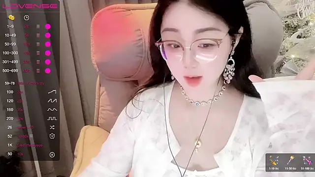 Monica-666888- webcam