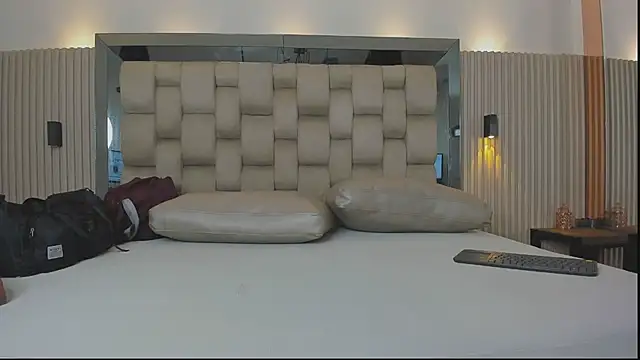 noah_pariss webcam