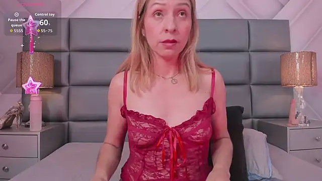 AlexaFoxx_ webcam