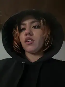 NikkiNix webcam