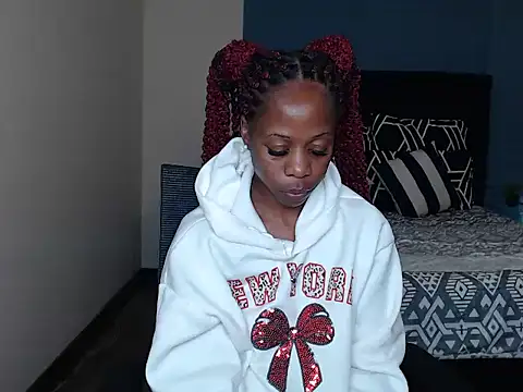 QUEENMANDYY webcam