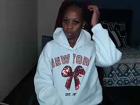 QUEENMANDYY webcam