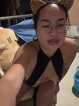Ponthip webcam